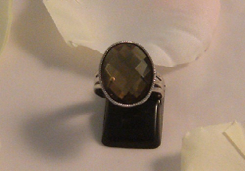 Bague cabochon strass vert kaki