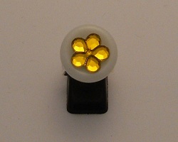 Bague artisanale bouton écru fleur jaune